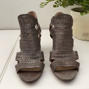 Vince Camuto Size 6 Dark Silver Heels